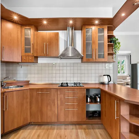 Spacious With Balcony - Old Town 아파트