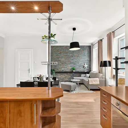 Spacious With Balcony - Old Town Bratislava