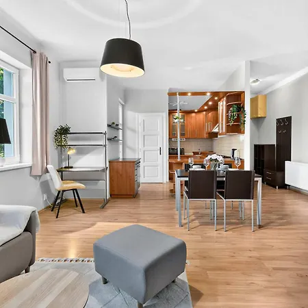 Spacious With Balcony - Old Town * 브라티슬라바