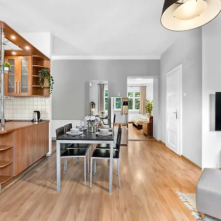 Spacious With Balcony - Old Town 아파트 브라티슬라바