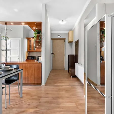아파트 Spacious With Balcony - Old Town 브라티슬라바