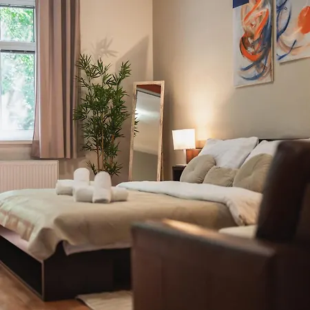 아파트 Spacious With Balcony - Old Town